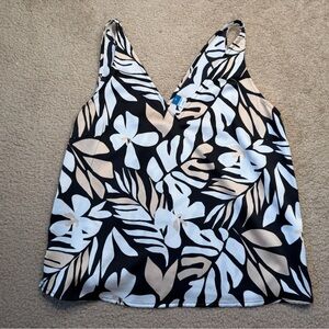 Old Navy Black and White Floral Camisole Medium